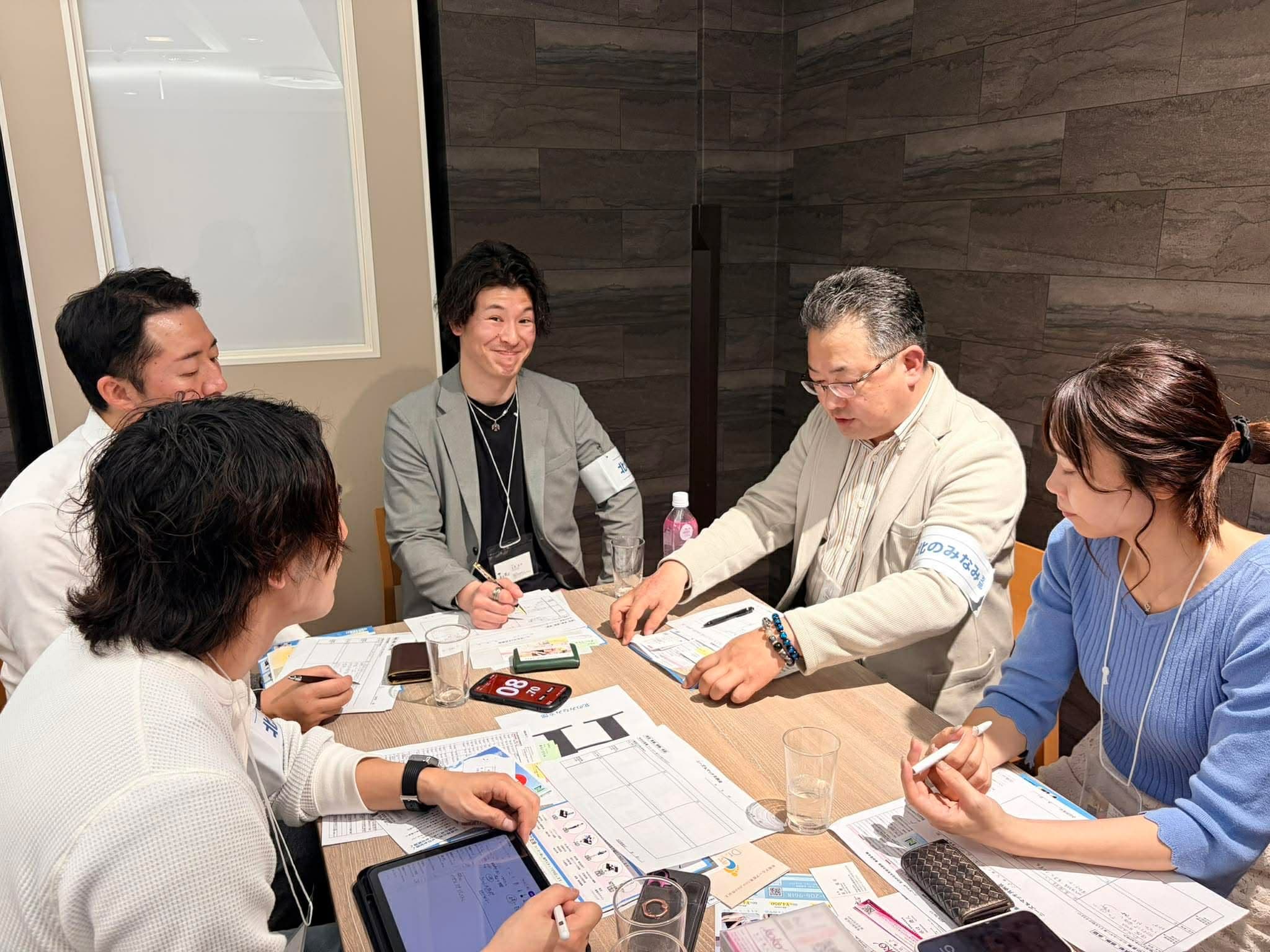 ４月４周年定例会テーブル商談の様子②