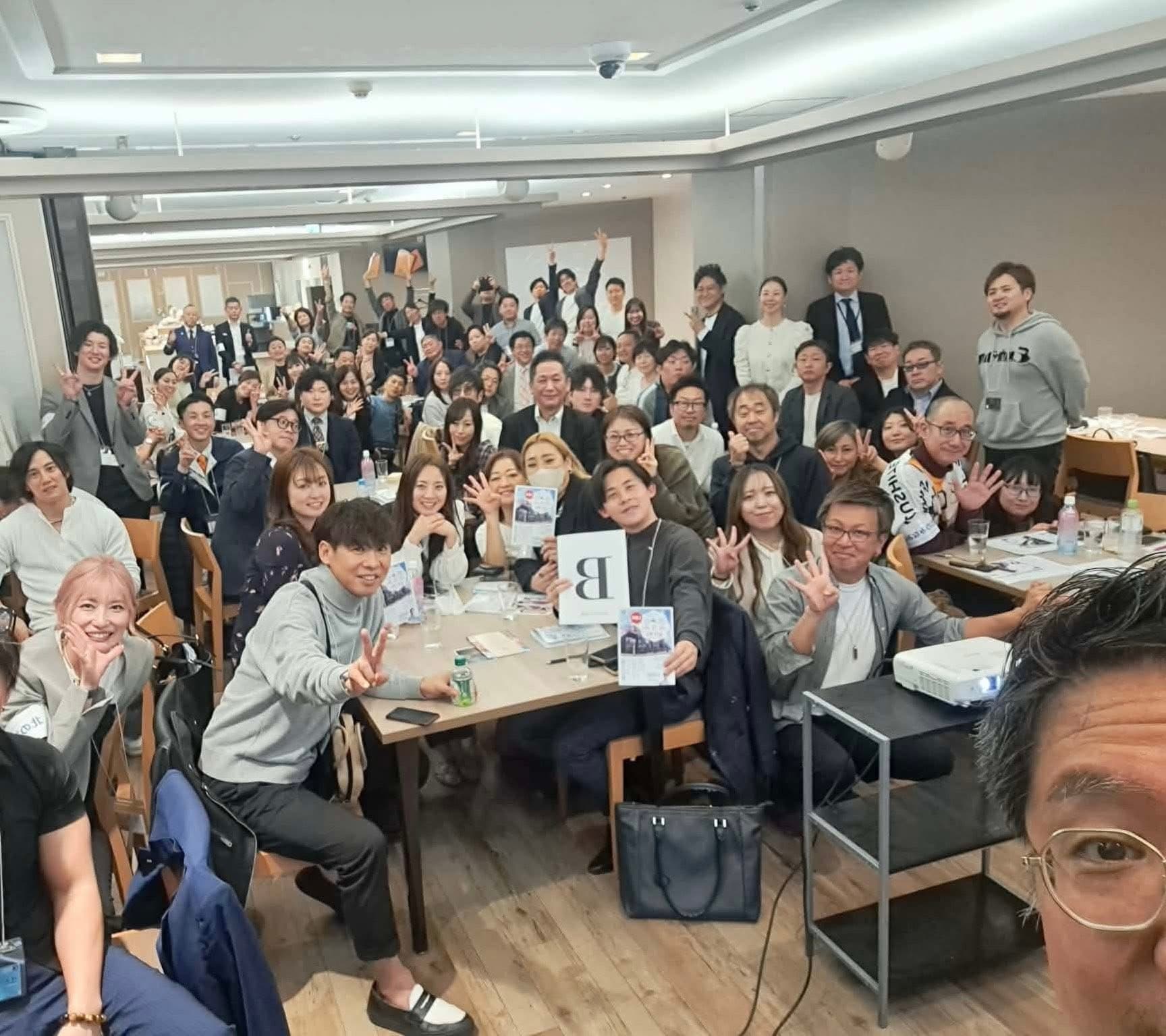 4月４周年定例会集合写真